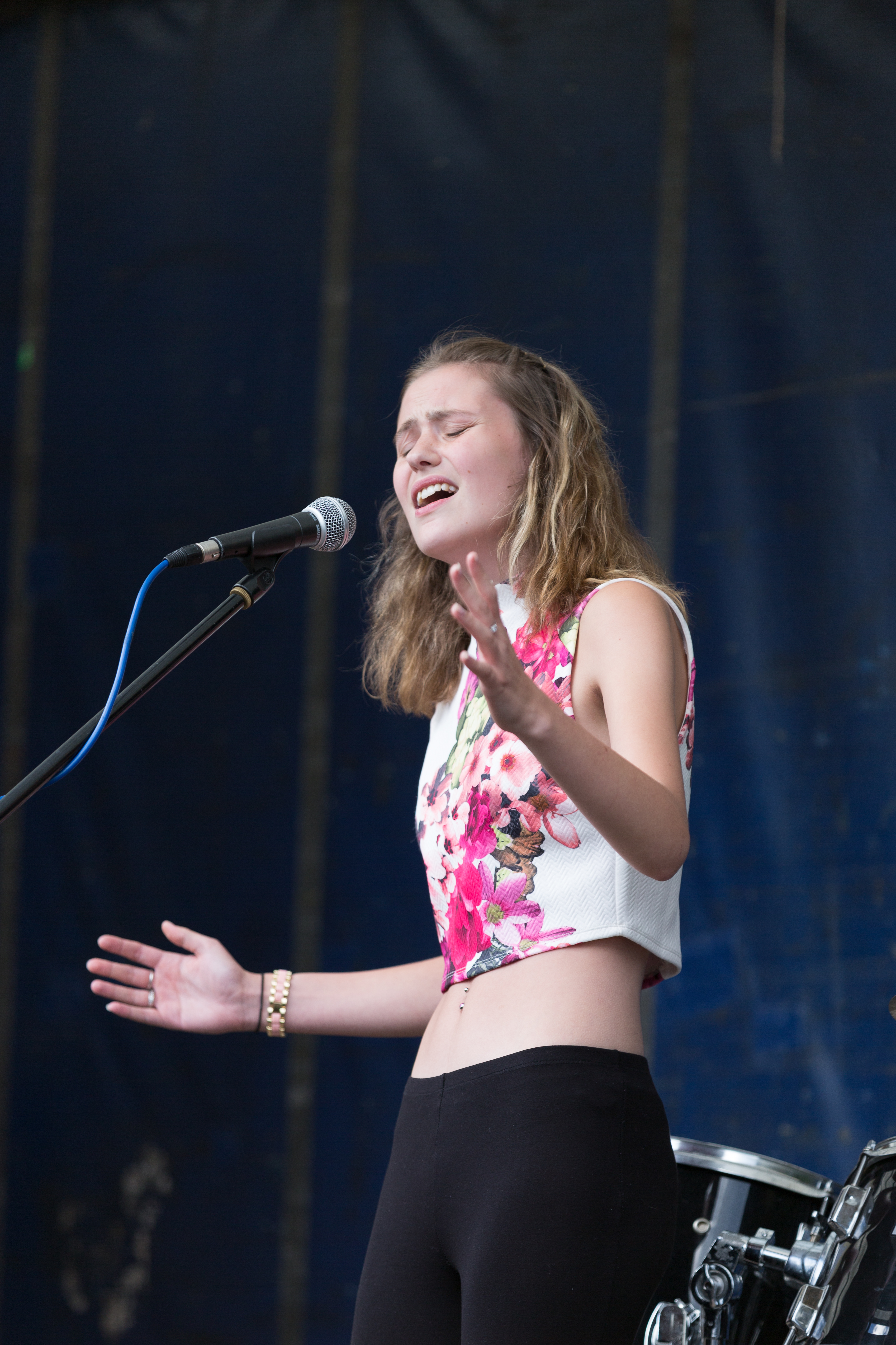 Kiaya Lyons, Crownfest, coventry, Aug 2016 - Just a girl and her guitar