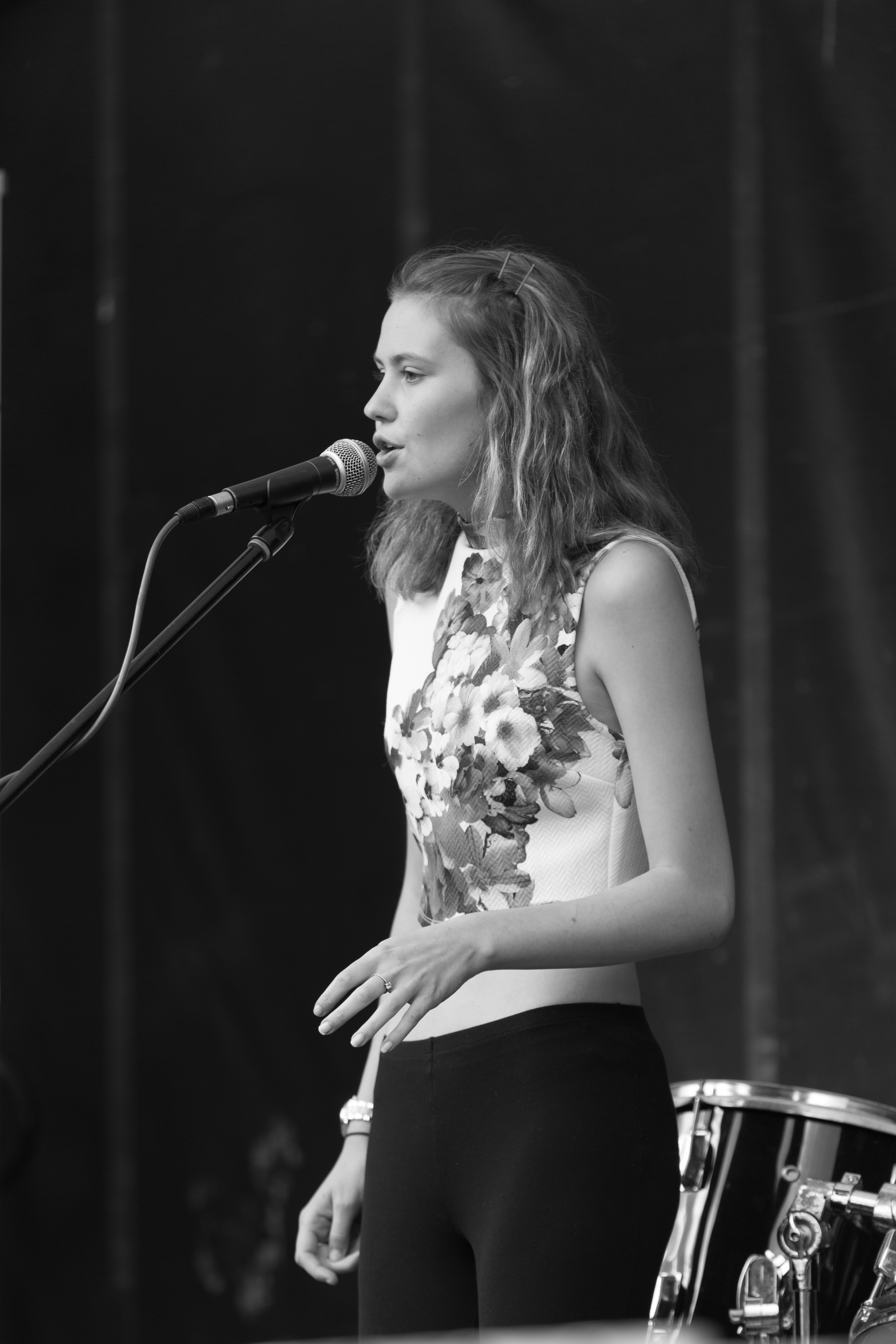 Kiaya Lyons, Crownfest, coventry, Aug 2016 - Just a girl and her guitar